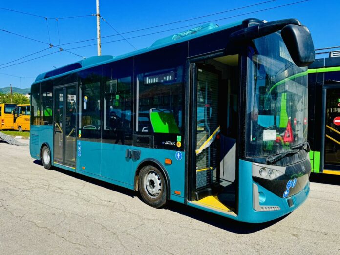 Нов автобус във Враца