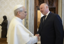 Папа Лъв XIV и премиерът Росен Желязков