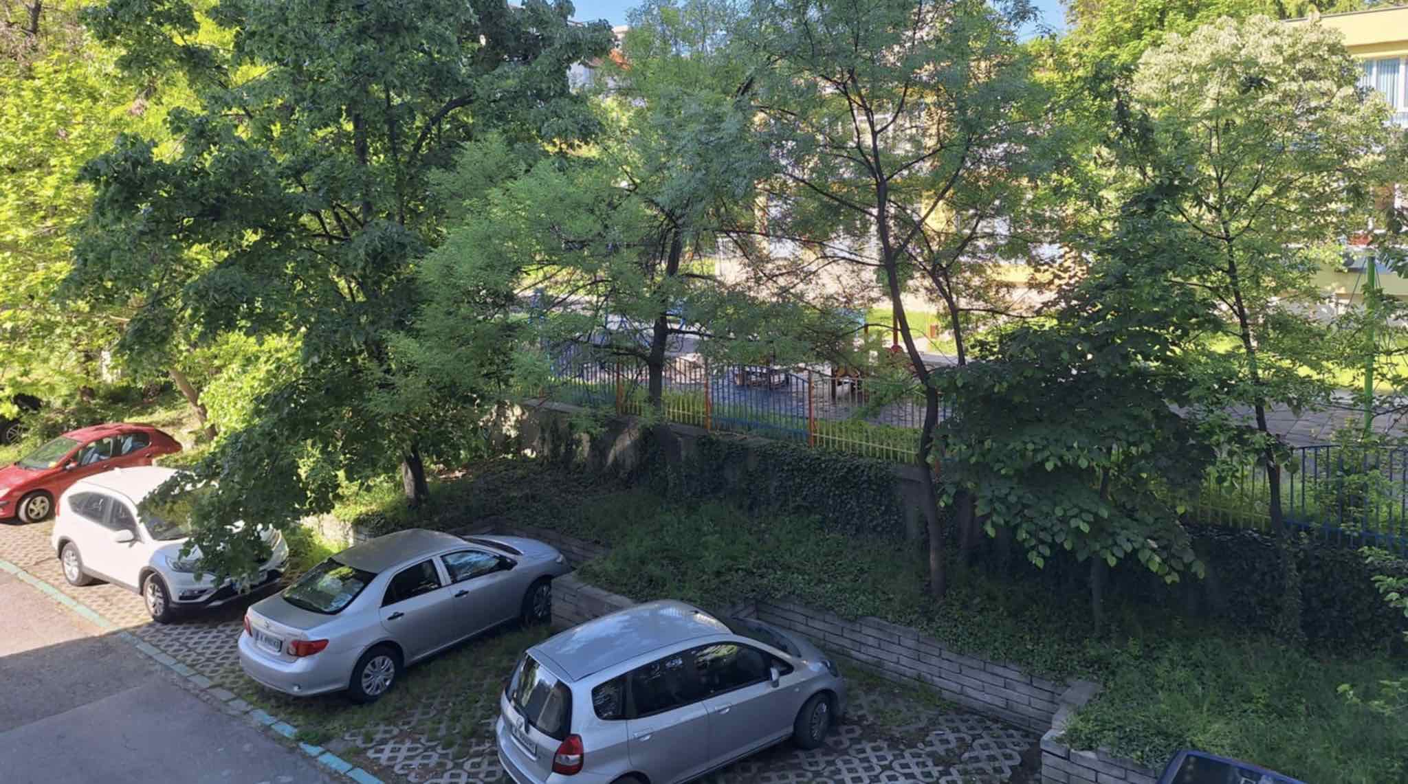 Мъж е задържан с наркотици край паркинг в ж к Лазур