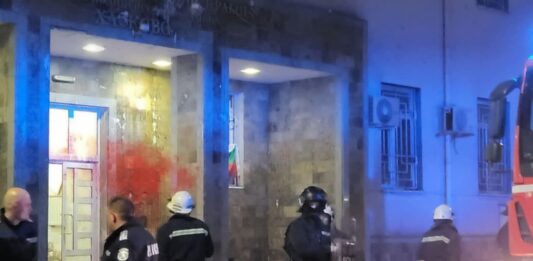 Щети след протеста.