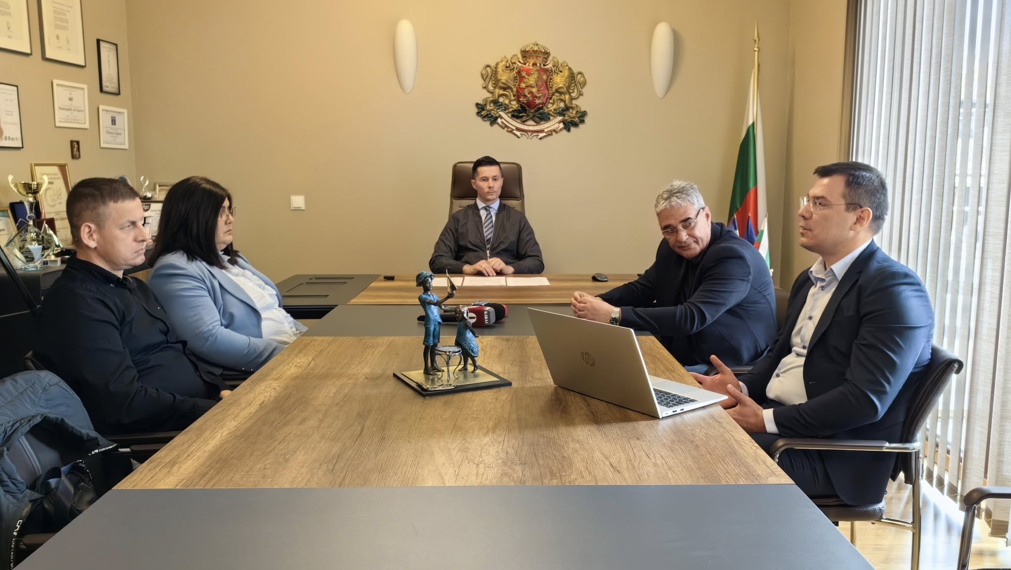 На специална пресконференция кметът на община Царево Марин Киров съобщи