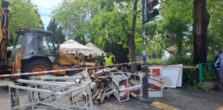 Събарянето на "Гъбката"