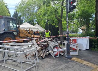 Събарянето на "Гъбката"