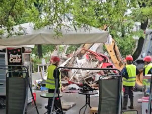  Събарянето на Гъбката 