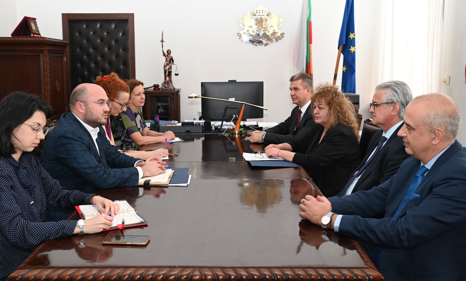 Електронно заявяване на актове за вписване в Имотния регистър –