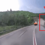 Тир пада в пропаст