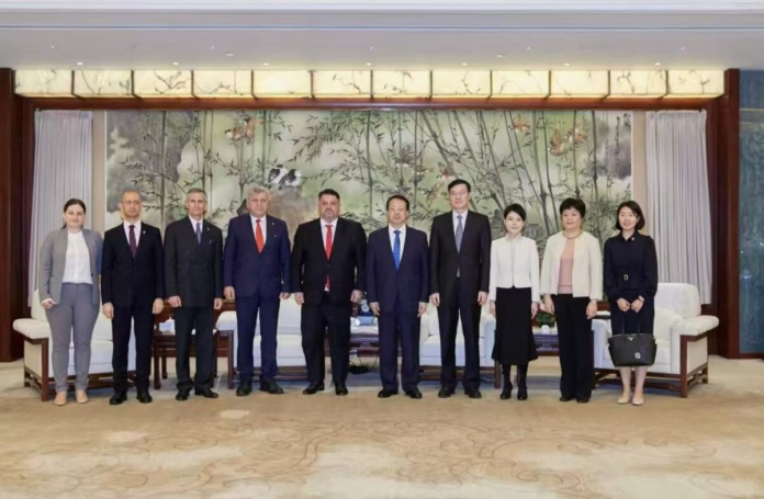 Вицепремиерът Атанас Зафиров в Китай