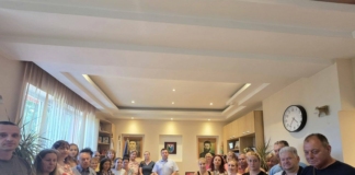 Божурище победи