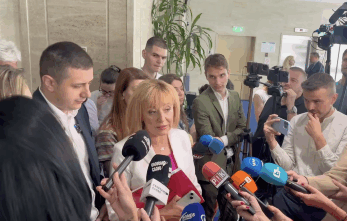 Брифинг на Мая Манолова