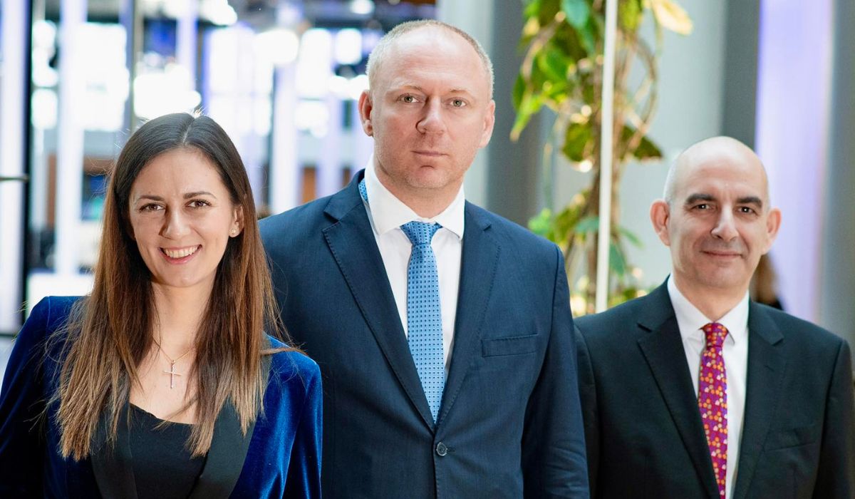 Евродепутатите от подкрепиха вот на недоверие срещу Европейската комисия заради