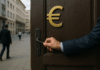 Еврозоната чука на вратата