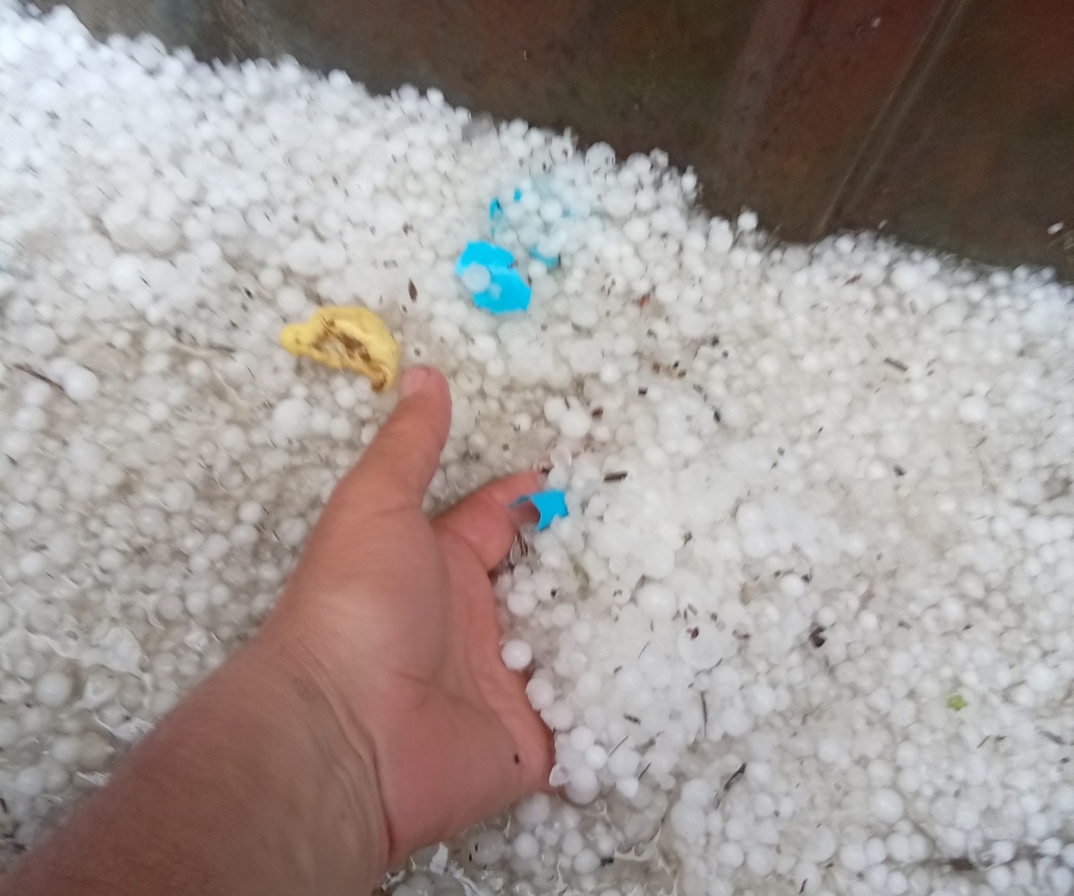 Токът в Елин Пелин е временно прекъснат заради лошото време