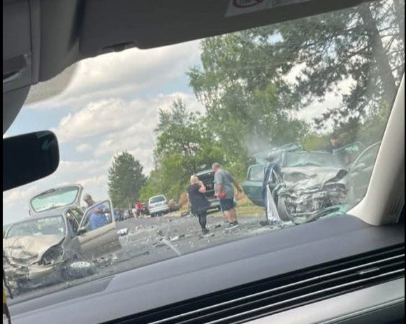 Тежка катастрофа е станала около обяд днес на пътя София