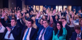 Кирил Петков подаде оставка в Народното събрание