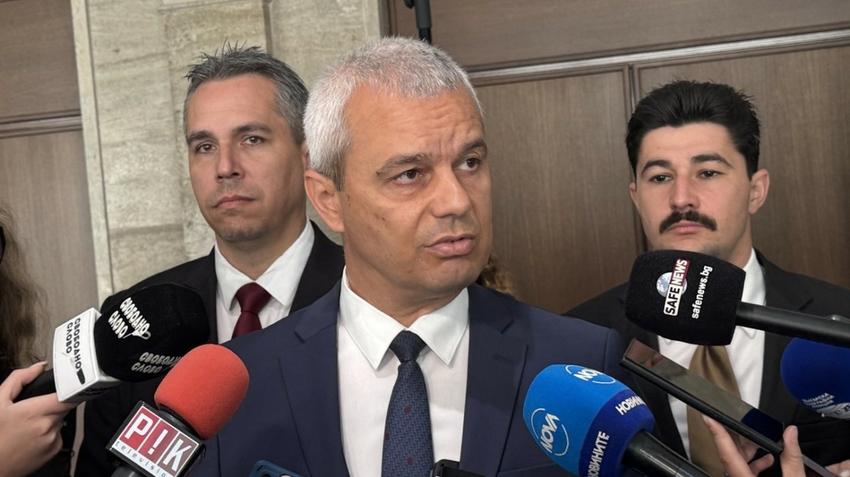 проведе брифинг в Народното събрание в който предупреди че управляващото