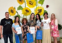 Младежи, върнали пари в Ихтиман