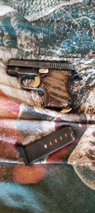 Оръжия и боеприпаси, открити в кв. "Долно Езерово" в Бургас