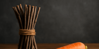 Пръчките и моркова