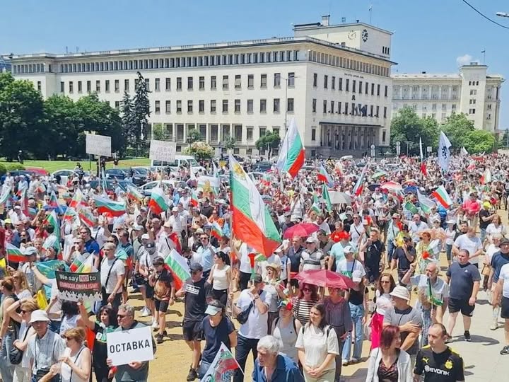 ПП Възраждане излиза на протест пред централата на партия ГЕРБ