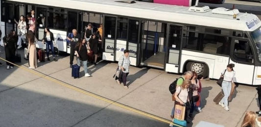 Проверка на наземния транспорт на летища в България