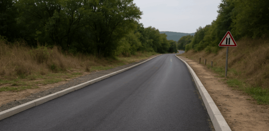 Ремонтиран тесен път