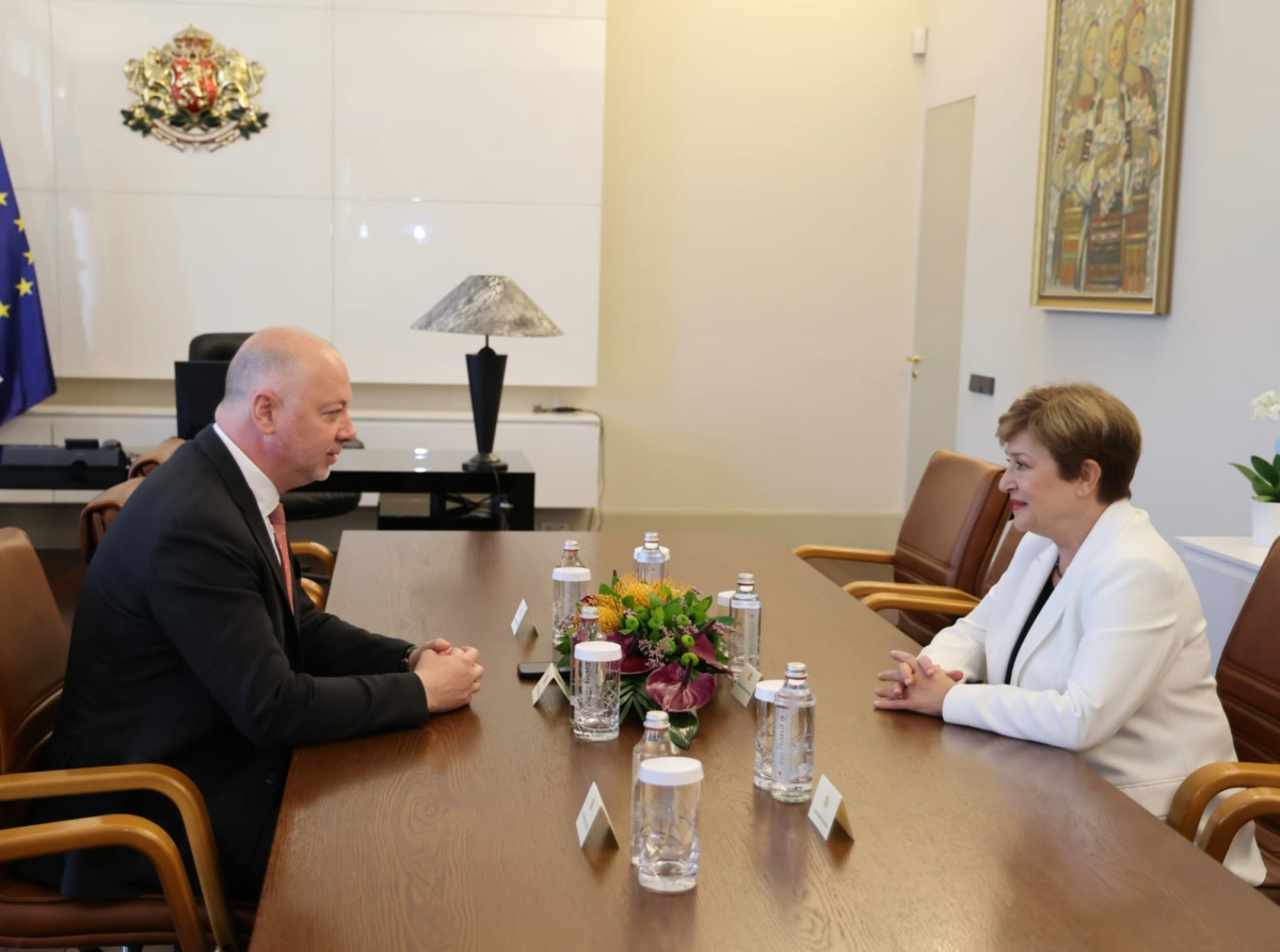 В момента сме в навечерието на приемането на еврото Предстои