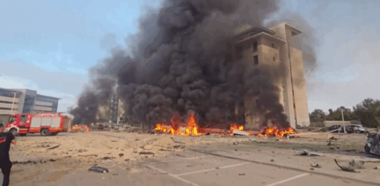 Пожар в Израел след възушни удари