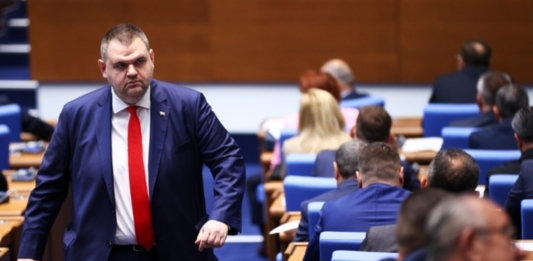 Скандал в Народното събрание