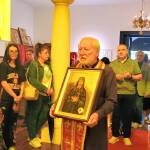 В Мездра посрещнаха икона с мощи на св. Никифор