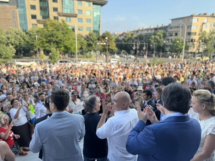 Протест в подкрепа на Благомир Коцев във Варна