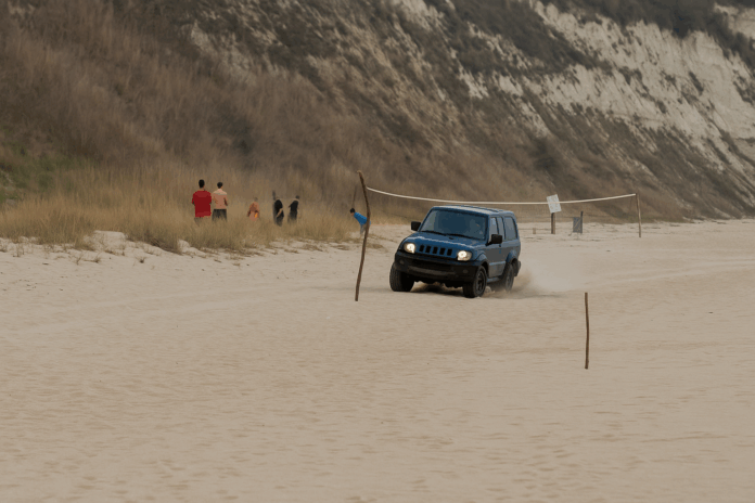 Глоби за 1000 лв. след джипове на пясъка на „Паша дере“ Глоби за 1000 лв. след джипове на пясъка на „Паша дере“