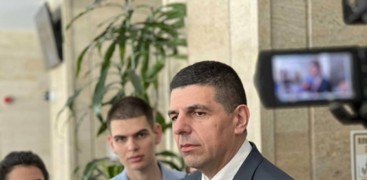 Ивайло Мирчев от ДБ