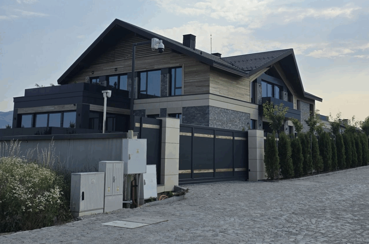 През уикенда в се появи публикация която твърди че лидерът