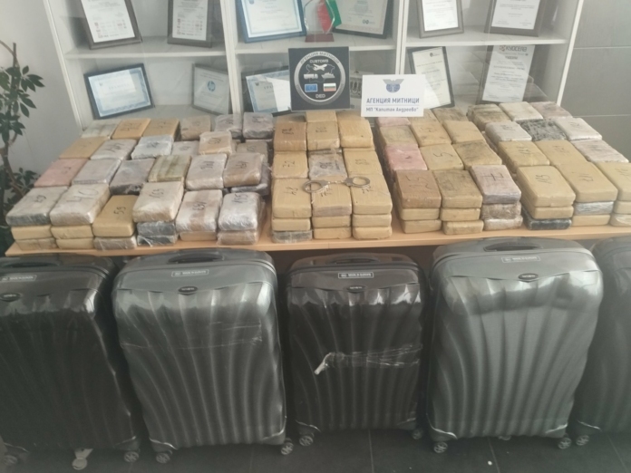 Рекордно количество кокаин задържано на ГКПП Капитан Андреево! 206 кг в дипломатическа кола (ВИДЕО) Кокаин