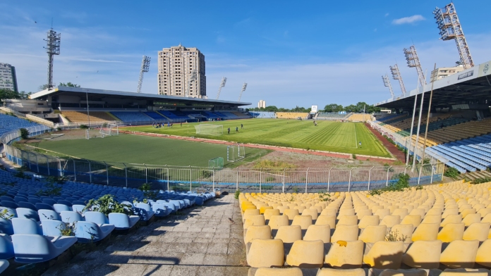 Стадион "Лазур", Бургас