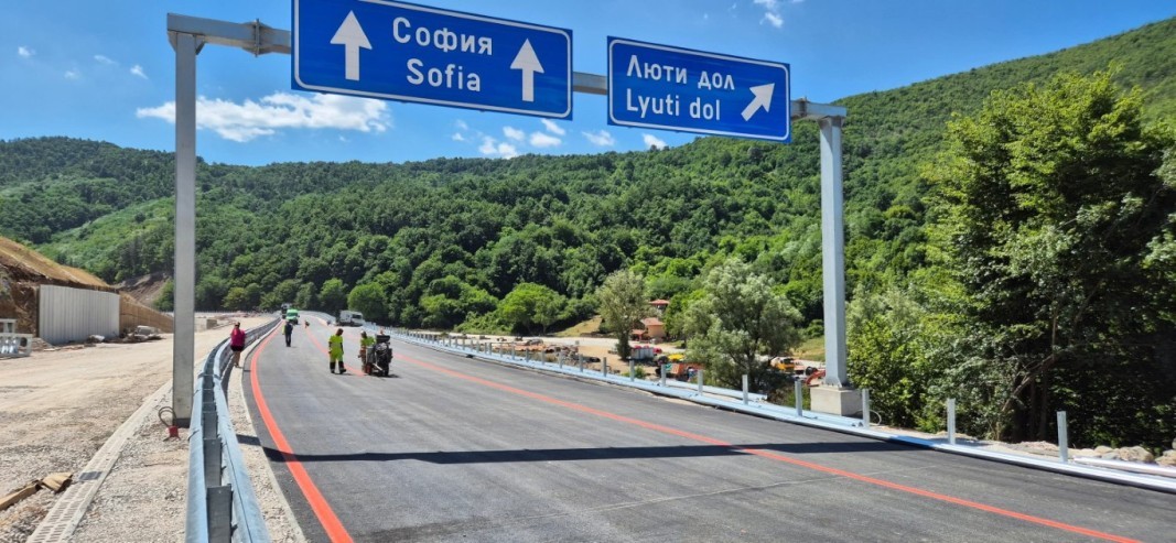 Пускането в експлоатация на скоростния път Мездра – Ботевград се