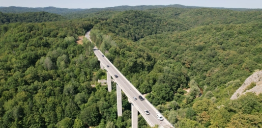 Мостът над река Велека