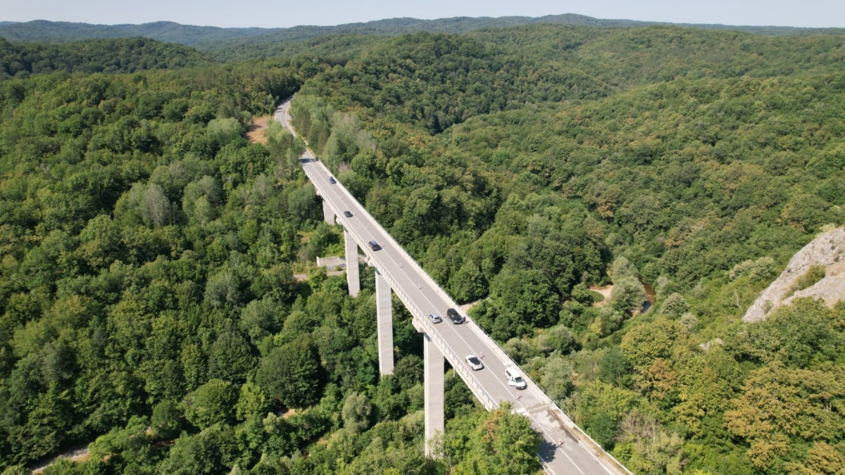 Завърши ремонтът на фугите на моста над р Велека на