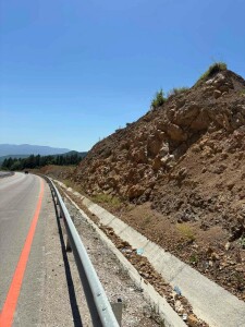 Незавършен път