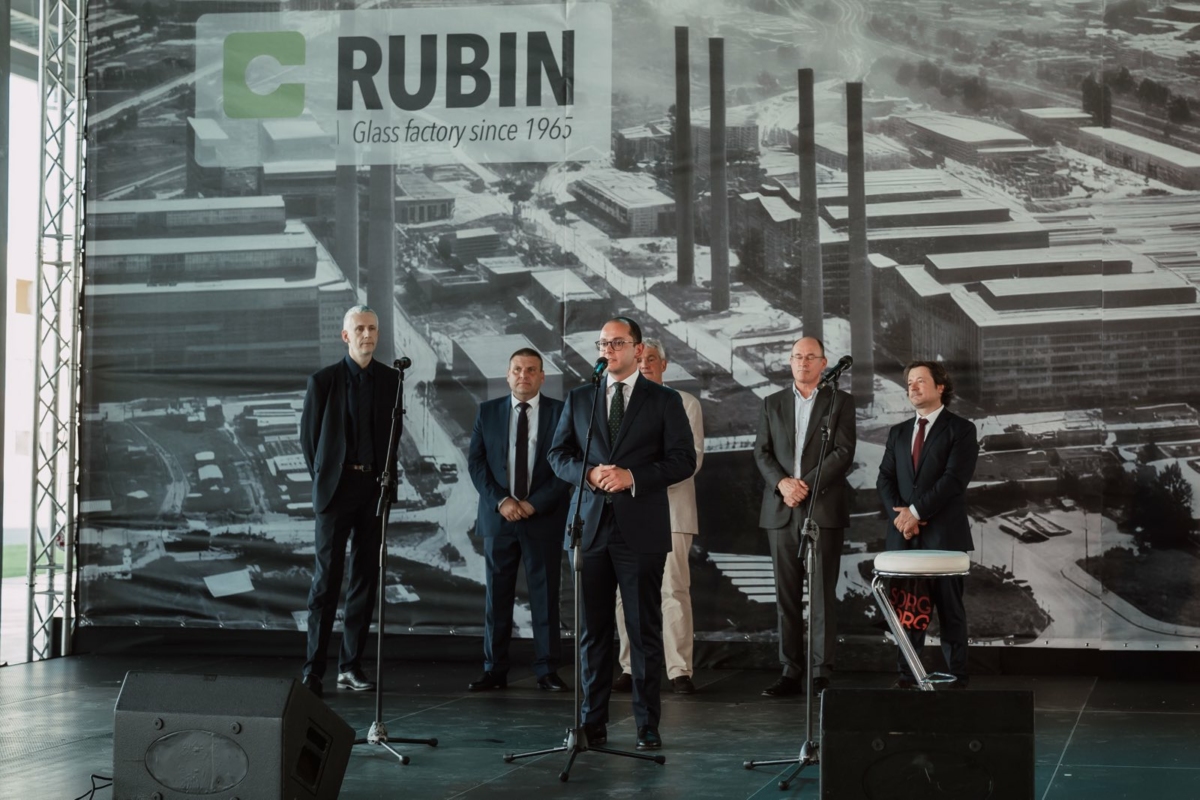 Стъкларският завод в Плевен Рубин финализира своя мащабна инвестиция която