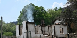 Пожар изпепели къща