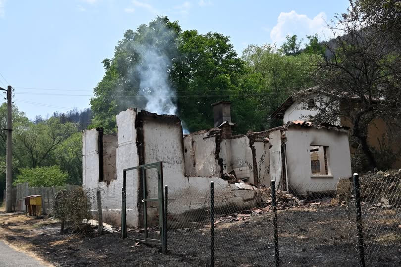 Хората пострадали от пожарите ще могат да получат допълнителна помощ