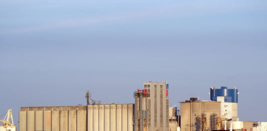 пристанището в Антверпен-Брюж