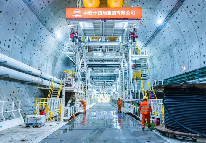 Работа по тунела