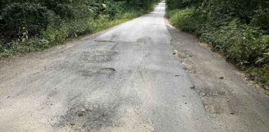 Разбит път към село Кости застрашава животи! Бездейства ли Община Царево?