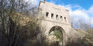 Скритият тунел край Кошарица: забравената жп връзка, която можеше да промени Черноморието