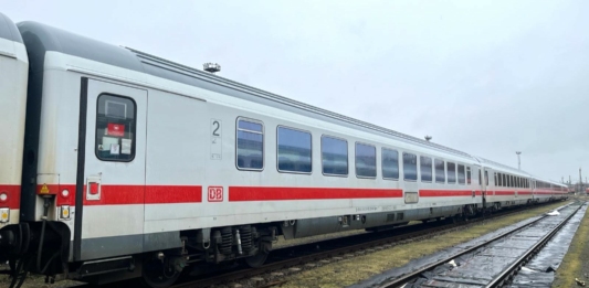 Влак на Deutsche Bahn