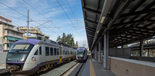 Влакове в Гърция