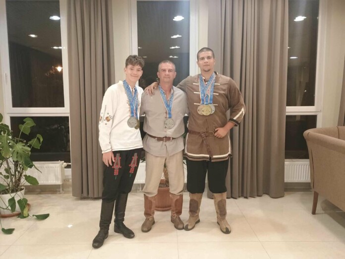 Николай Гайдаров от Ямбол постигна впечатляващ пробив за българската стрелба с традиционен лък Николай Гайдаров от Ямбол постигна впечатляващ пробив за българската стрелба с традиционен лък