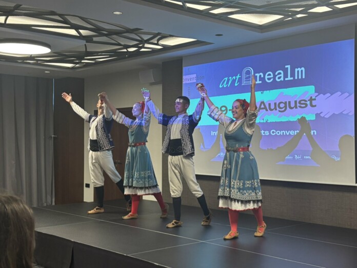 Със светлинно шоу във Варна бе открито пилотното издание на международния фестивал за дигитални изкуства Art realm con.